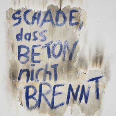 Goodbye, old me - Schade, dass Beton nicht brennt